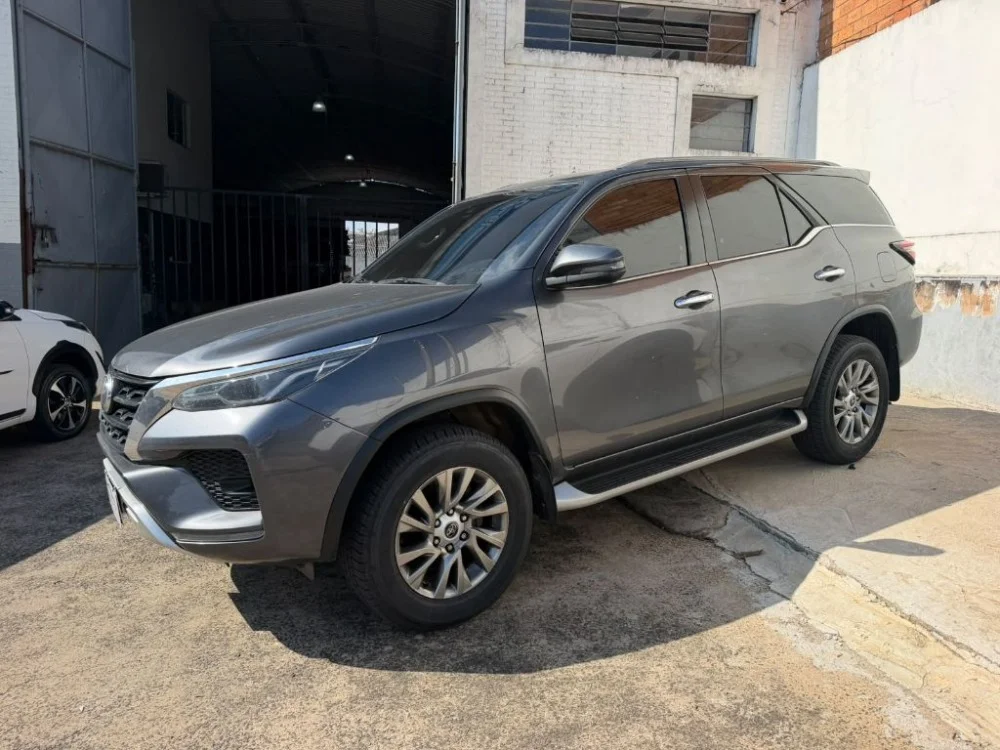 Toyota Hilux SW4 SRX 4x4 2.8 TDI 16V Dies. Aut.